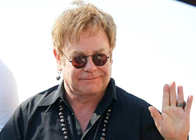 elton john nosokomeio