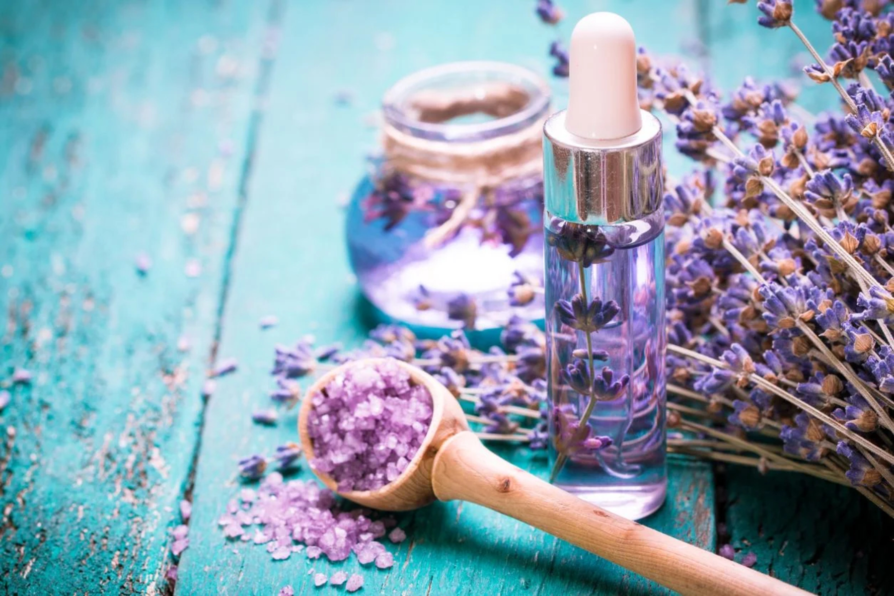 lavender floweroilsalt spa beauty concept