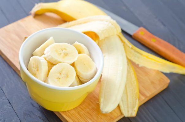 bananas chopped up in a bowl e1674996783128