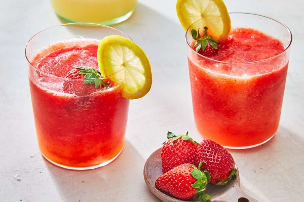 strawberry lemonade1 ready